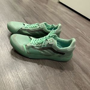 vans running shoes size 10